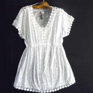 Mugh KABG Sienna Rose Blouse (183Bost) NWT preowned No damage